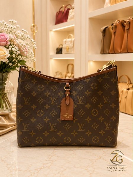 شنطة لويس فيتون بنقش LV