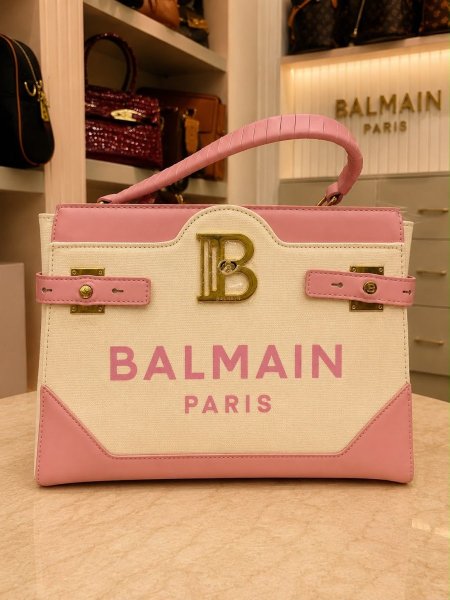 شنطة بالمين باريس باللون الزهري -Balmain Paris