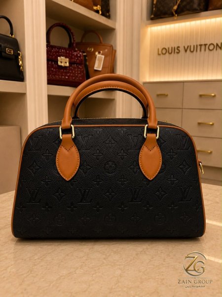 شنطة لويس فيتون فاخرة- Signature | Louis Vuitton Signature Luxury Bag
